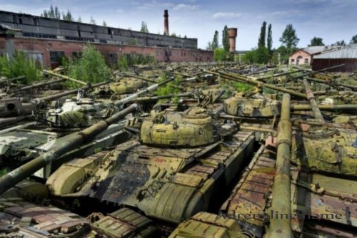 Заброшенные танковые кладбища