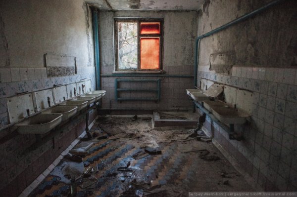 Большая прогулка в Чернобыльскую зону отчуждения и Припять часть 1